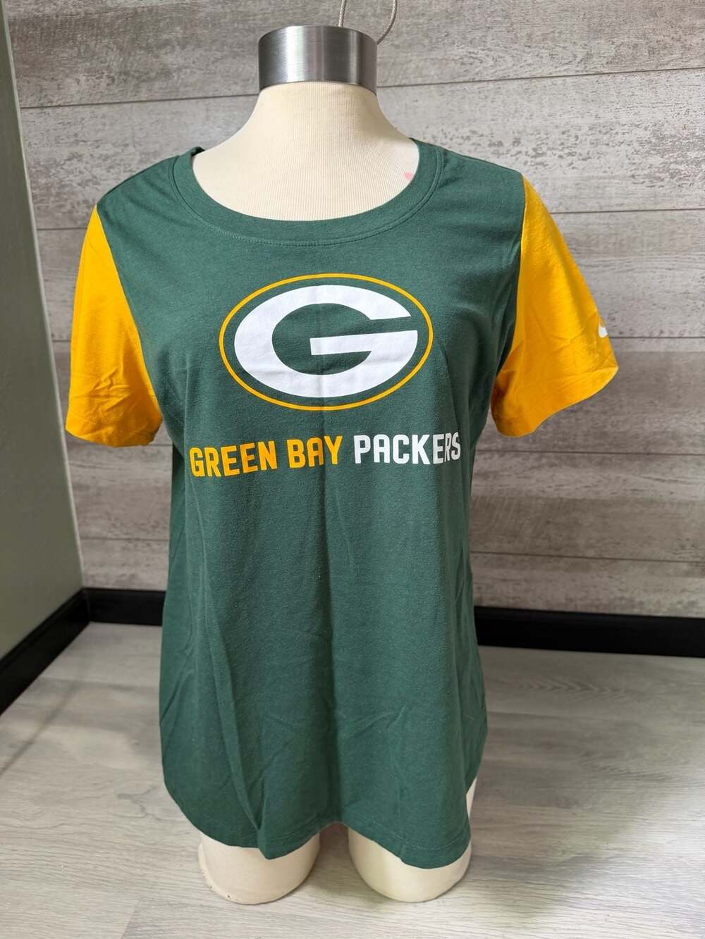 Nike Green Bay Packers T-Shirt Size M Green Gold NFL